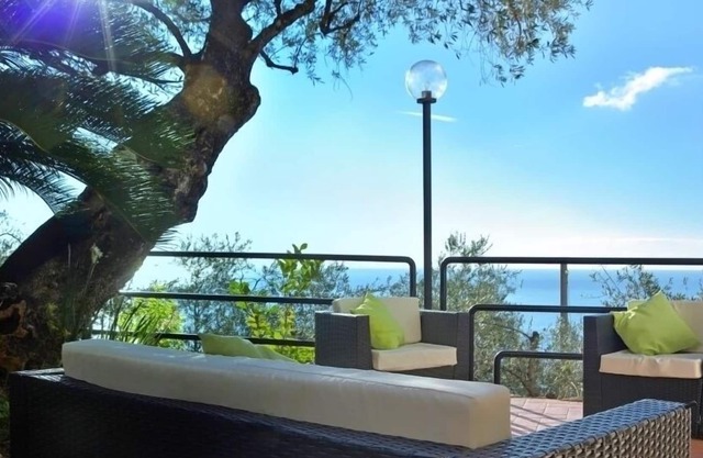 Appartement La Seta e il Mare dans Villa