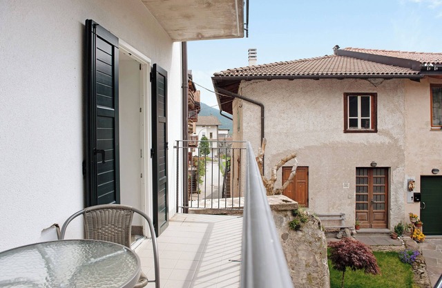 Appartement "Lago di Serraia" avec vue sur les montagnes, balcon et Wi-Fi.