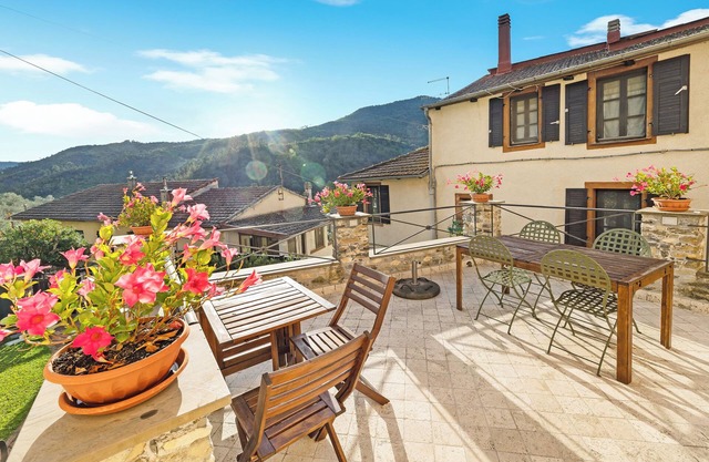 Appartement "Le Peonie - Clotilde" avec vue sur les montagnes, jardin & Wi-Fi