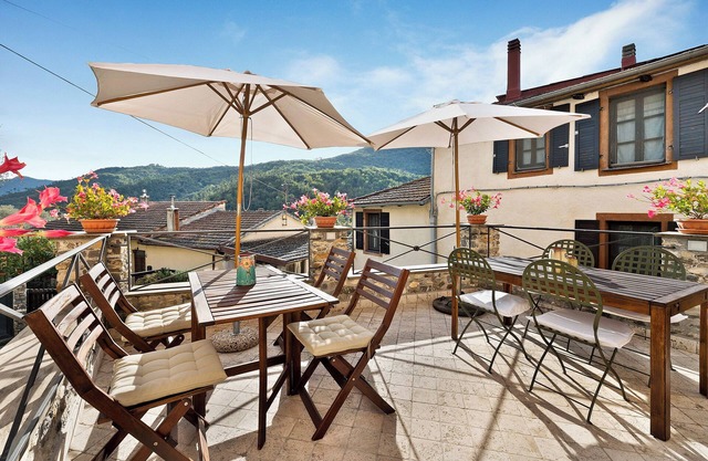 Appartement "Le Peonie - Celestino" avec vue sur les montagnes, jardin & Wi-Fi