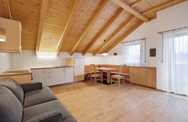 Appartement 'Linder 22' avec vue sur les montagnes, piscine partagée et Wi-Fi