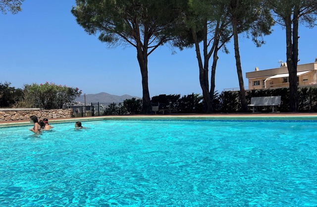 Appartement Llanca Vue sur Mer, Piscine et 5min à pied des plages
