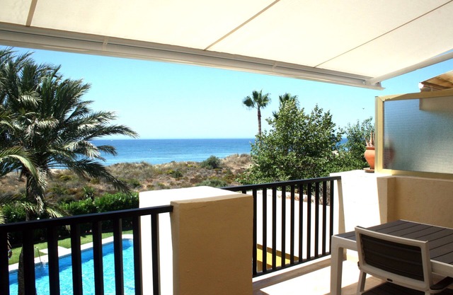 Appartement situé sur le front de mer, avec une vue splendide sur la mer.