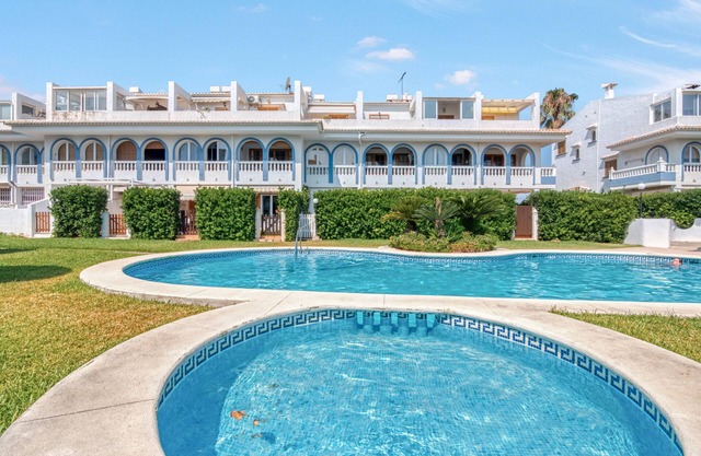 Apartment 'Love Chill' with Shared Pool, Wi-Fi and Air Conditioning