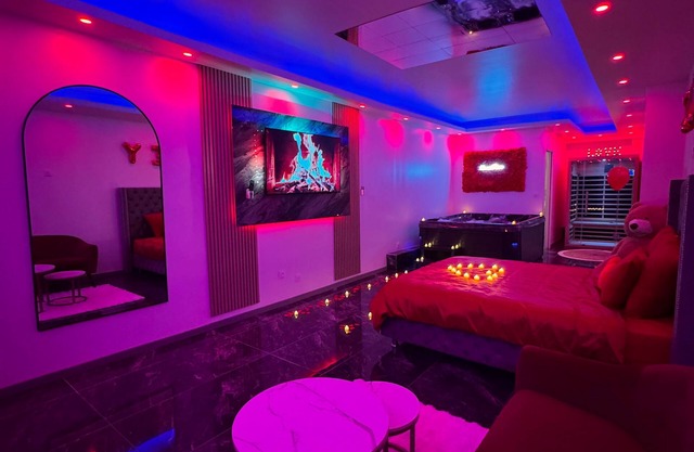 Appartement LoveRoom, spa jacuzzi & Sauna ambiance Romantique !