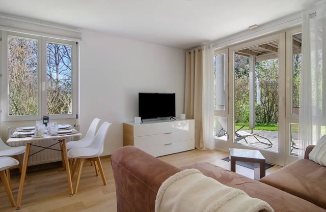Appartement 'Mojos Bodenseetraum' avec terrasse privée, jardin privé et Wi-Fi