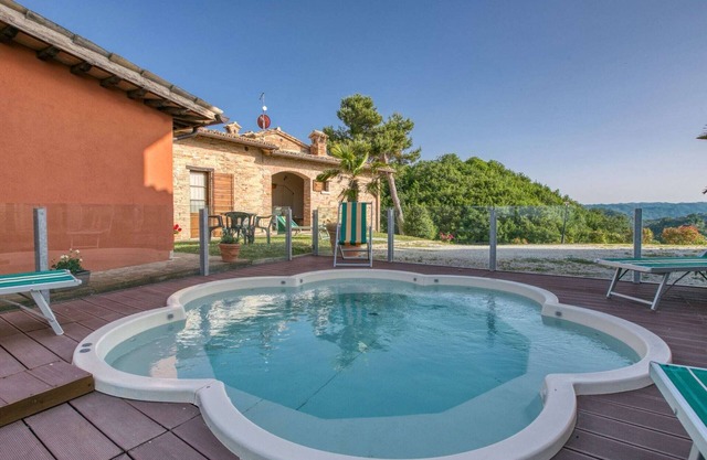Appartement dans une ferme avec piscine
