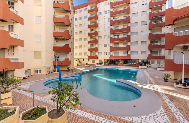 Appartement 'Maravillosa Cala' avec vue sur la mer, piscine partagée et Wi-Fi