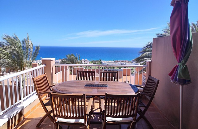 Appartement "Marina Golf" avec vue sur la mer, Wi-Fi et climatisation