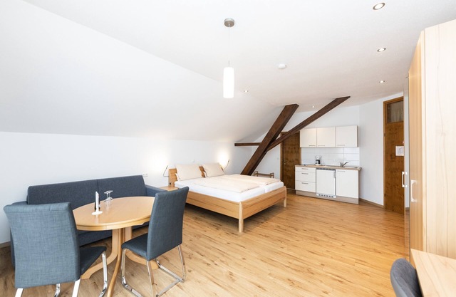 Appartement avec kitchenette et salon / salle à manger pouvant accueillir jusqu'à 3 personnes