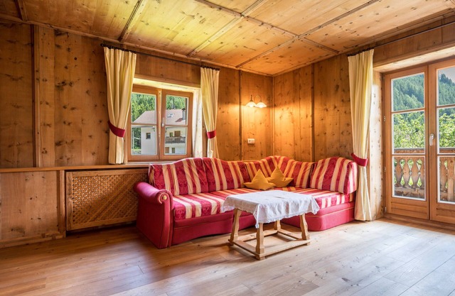 Appartement 'Mitterbruggehof Alpenrose' avec vue sur les montagnes, jardin partagé et Wi-Fi