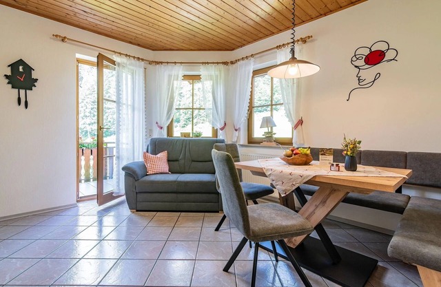 Appartement 'Moosblick' avec vue sur la montagne, balcon et Wi-F
