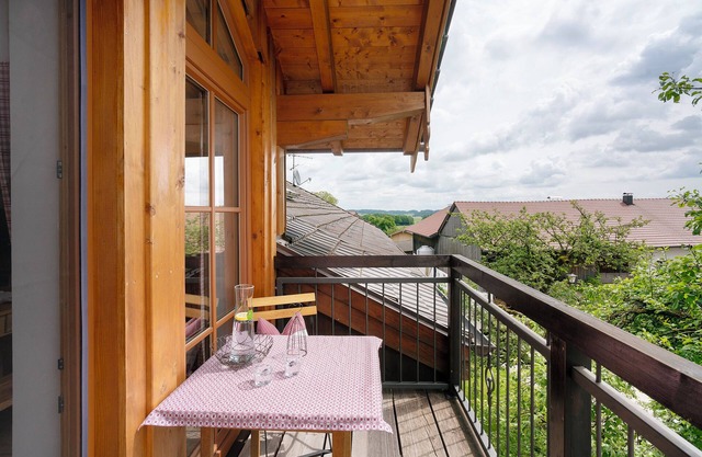 Appartement 'Neubau - Freundliche' avec vue sur les montagnes, jardin partagé et Wi-Fi