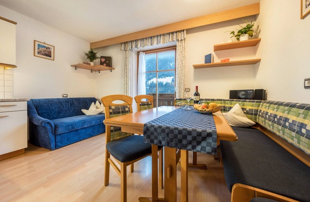 Appartement "Niederkoflhof Durreck" avec vue sur les montagnes, balcon et Wi-Fi.