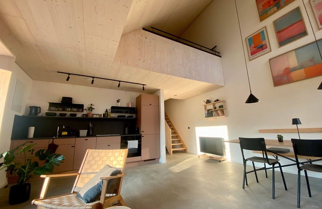 Appartement "Noir" avec vue sur les montagnes, balcon et Wi-Fi