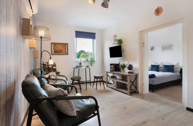 Appartement 'Nostalgie-flair Kapitänskajüte' avec terrasse partagée, Wi-Fi et climatisation