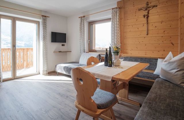 Appartement 'Oberhemberger Hof Zwoaer' avec vue sur la montagne, terrasse partagée et Wi-Fi