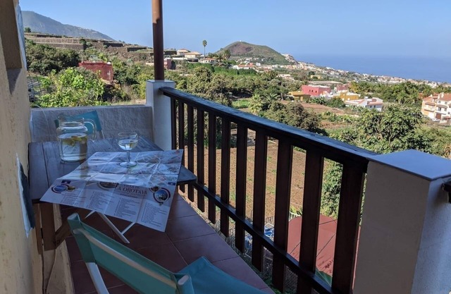 Appartement sur une finca verte avec vue sur la mer et les montagnes