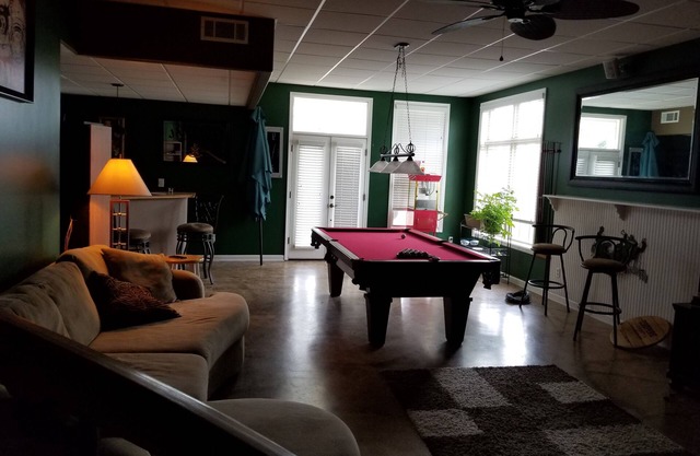 Apartment Parlor Room - Bethel Gardens
