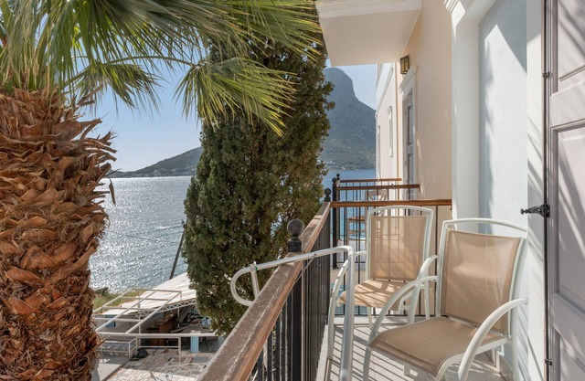 Appartement 'Persefoni Side Sea View' avec jardin partagé, Wi-Fi et climatisation