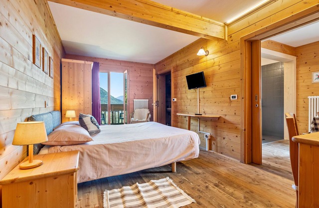 Appartement 'Piccole Dolomiti' avec vue sur les montagnes, terrasse partagée et Wi-Fi
