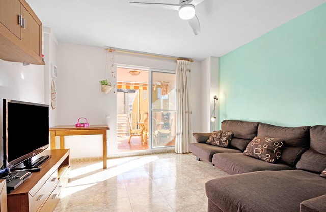 Appartement 'Playa De Chilches' avec terrasse privée et balcon