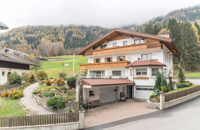 Appartement "Pramstaller Kron" avec vue sur les montagnes, Wi-Fi, terrasse et jardin