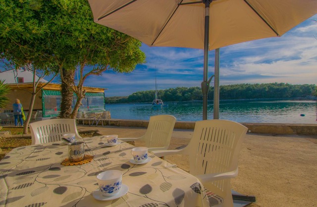 Appartement Punta Blue à seulement 5m de la mer, île de Cres