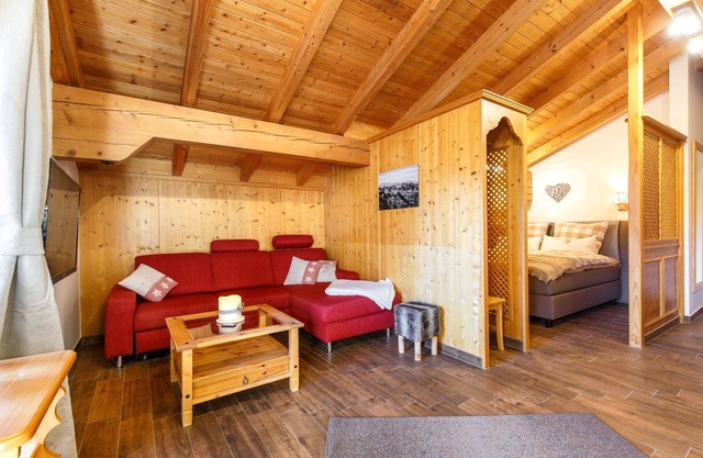 Ferienwohnung Rauschberg -59 qm- 1 sep. Schlafzimmer, 1 Wohnraum, Balkon, max. 2 Pers.