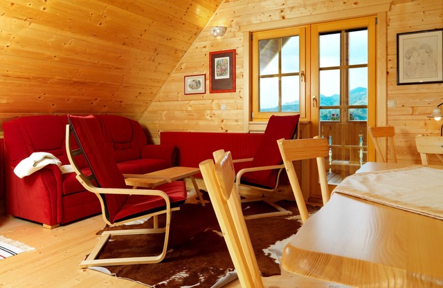 Appartement rouge à la ferme Pirc