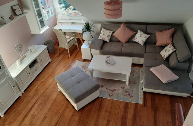 Apartment 'Rheingauer Rosengasse' with Balcony and Wi-Fi