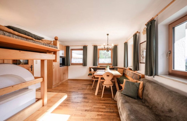 Appartement 'Rieplechn App Sonnenparadies' avec vue sur la montagne, jardin partagé et Wi-Fi