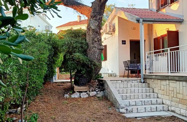 Apartment Rino, only 30m from the sea