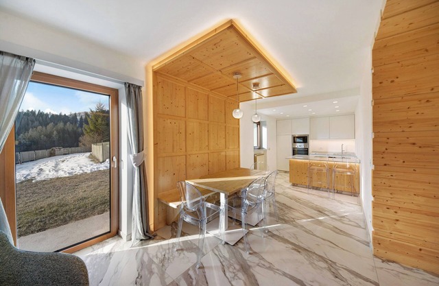Appartement "Roda A Parte" avec vue sur la montagne, Wi-Fi et jardin