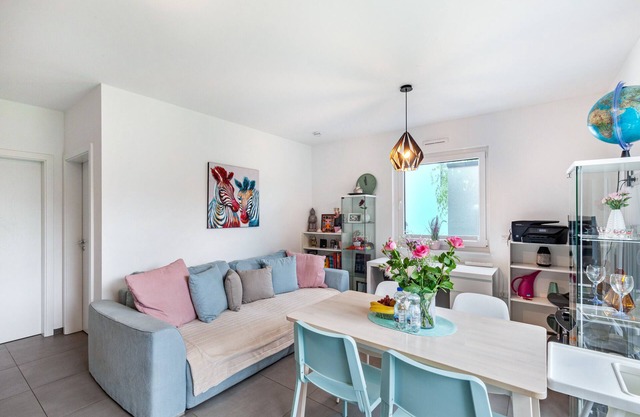 Appartement 'Ruhige Wohnung' avec piscine partagée, terrasse privée et Wi-Fi