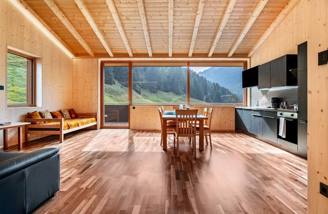 Appartement 'Rumwaldhof Enzian' avec vue sur la montagne, terrasse partagée et Wi-Fi