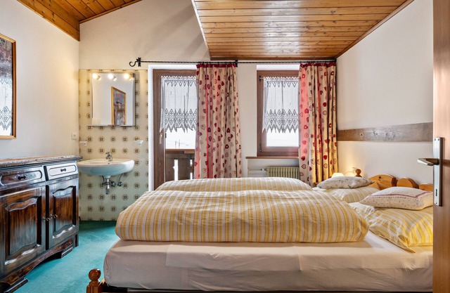 Appartement 'Samont Appartment 5' avec vue sur les montagnes, terrasse partagée et Wi-Fi