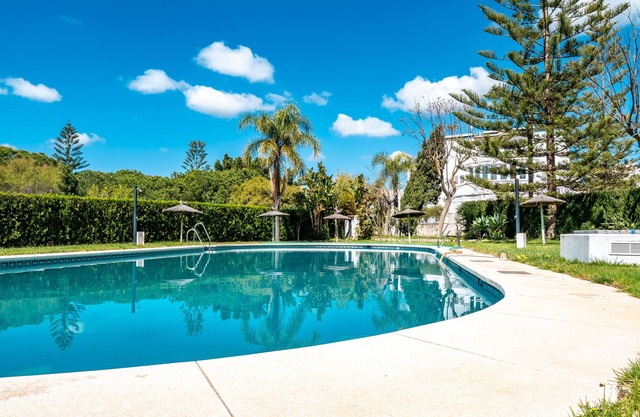 Appartement 'San Miguel' avec piscine partagée, Wi-Fi et climatisation