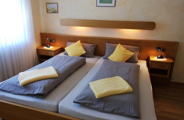 Chambre d'hôtes / Appartement Douche / WC, vue vignoble - Schier, Appart-Pension