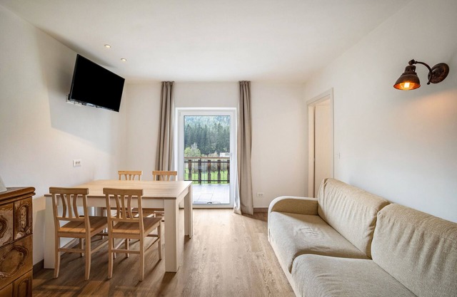 Appartement 'Silbernagl Sonnig Mit Gartenblick' avec vue sur le lac, terrasse partagée et Wi-Fi