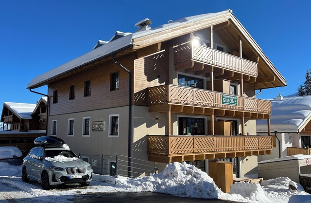 Maison récemment construite avec logement de vacances de luxe