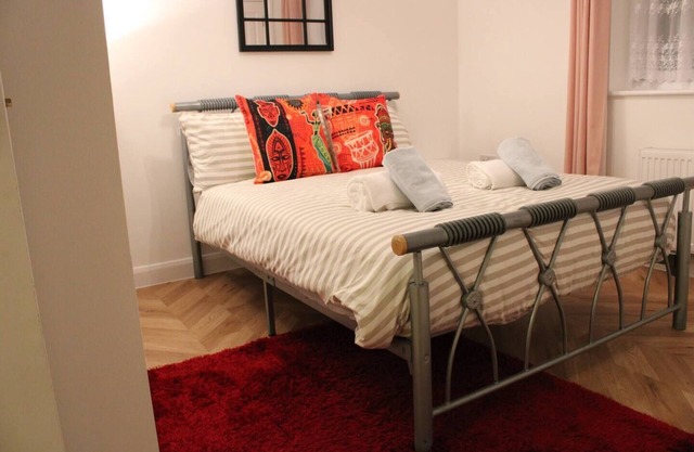Impeccable spacious 1-Bed Apart in London Dagenham