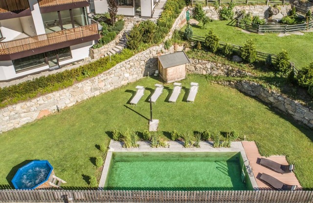 Appartement "Steinhaus L" avec vue sur les montagnes, piscine partagée & Wi-Fi