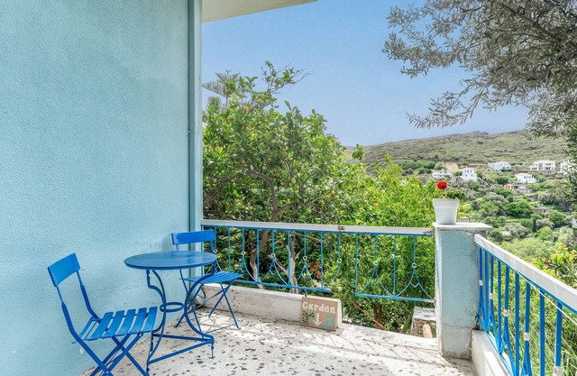 Appartement "Stenies Little Nook" avec vue sur la montagne, Wi-Fi et climatisation