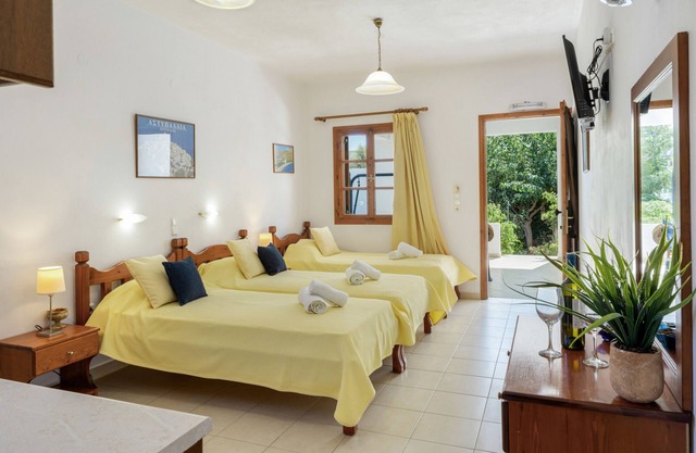 Appartement 'Studios Asterias 4' avec terrasse partagée, Wi-Fi et climatisation