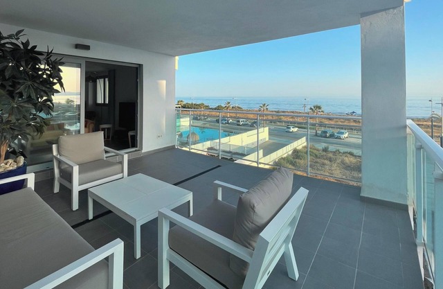 Appartement "Sunset Duna Beach" avec vue sur la mer, piscine, Wi-Fi, balcon et terrasse