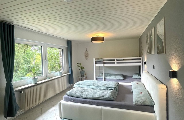 Appartement 'Talblick Chalet Blankenheim' avec terrasse privée, jardin privé et Wi-Fi