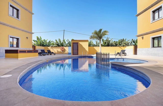 Appartement 'Tazacorte' avec vue sur la mer, piscine partagée et Wi-Fi
