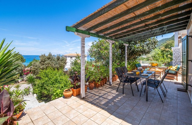 Appartement "Theasea House" avec vue sur la mer, Wi-Fi et climatisation