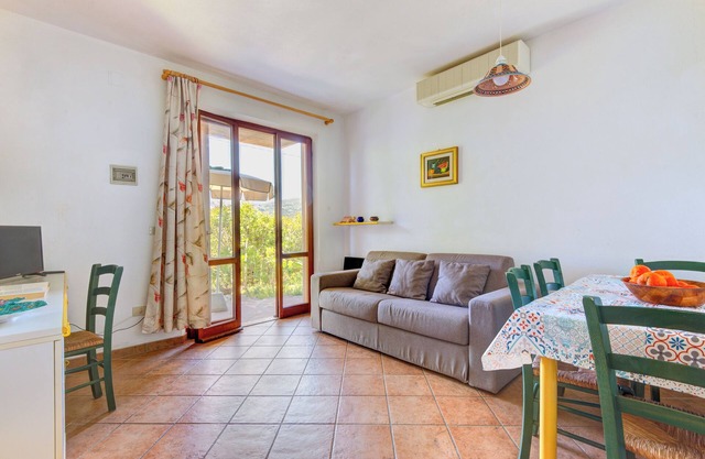 Appartement 'Trilocale Bonalaccia 1' avec piscine partagée et Wi-Fi